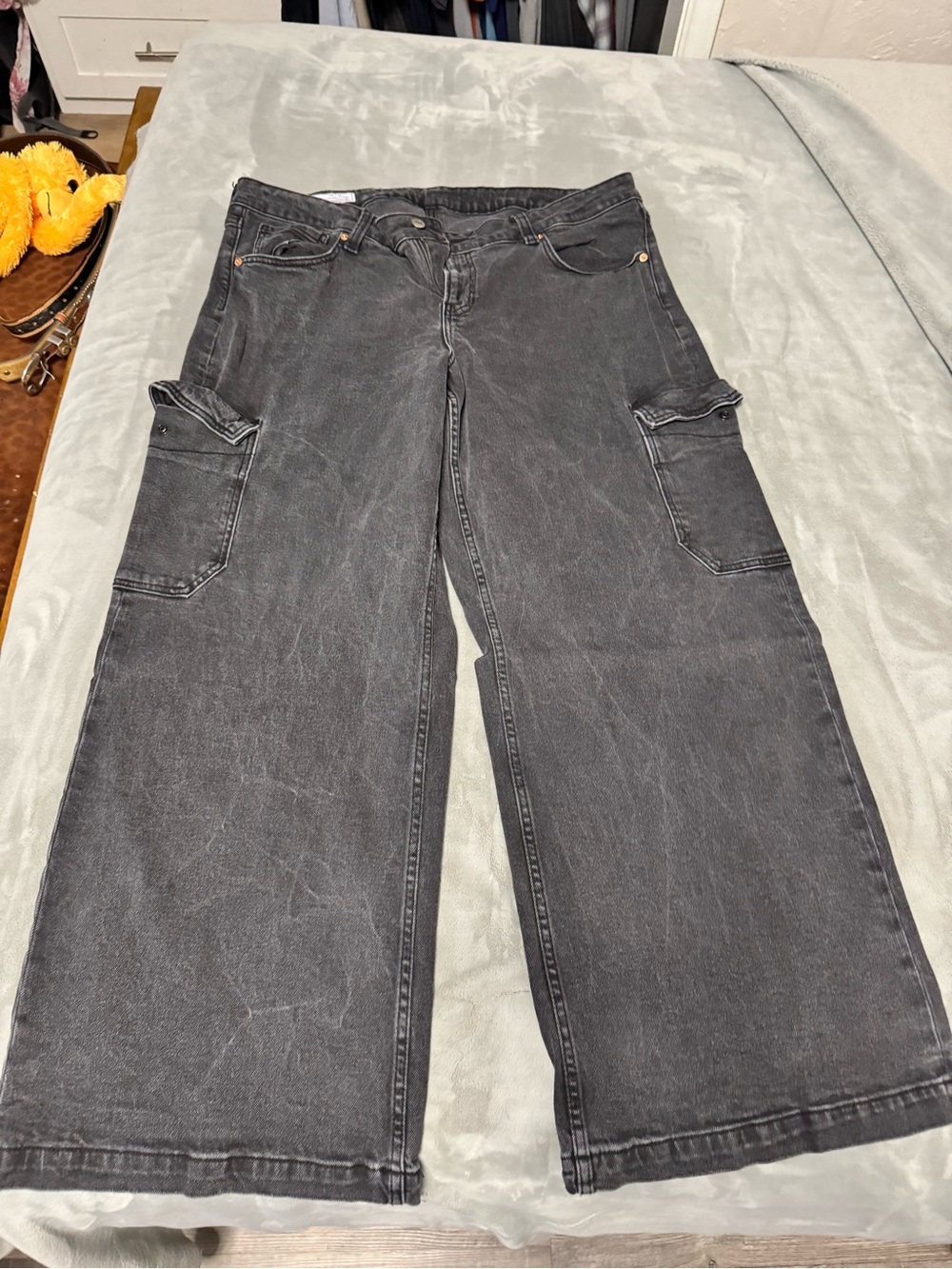 GAP Women's Black Wide Leg Cargo Jeans